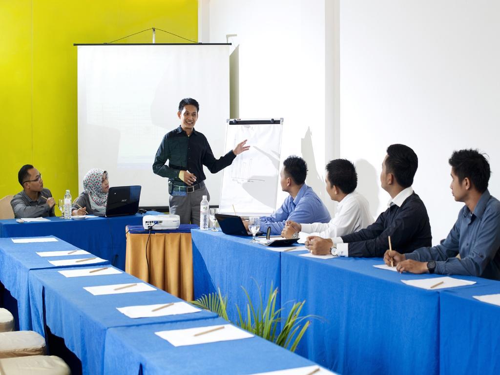 Zuri Express Hotel Pekanbaru Eksteriør bilde